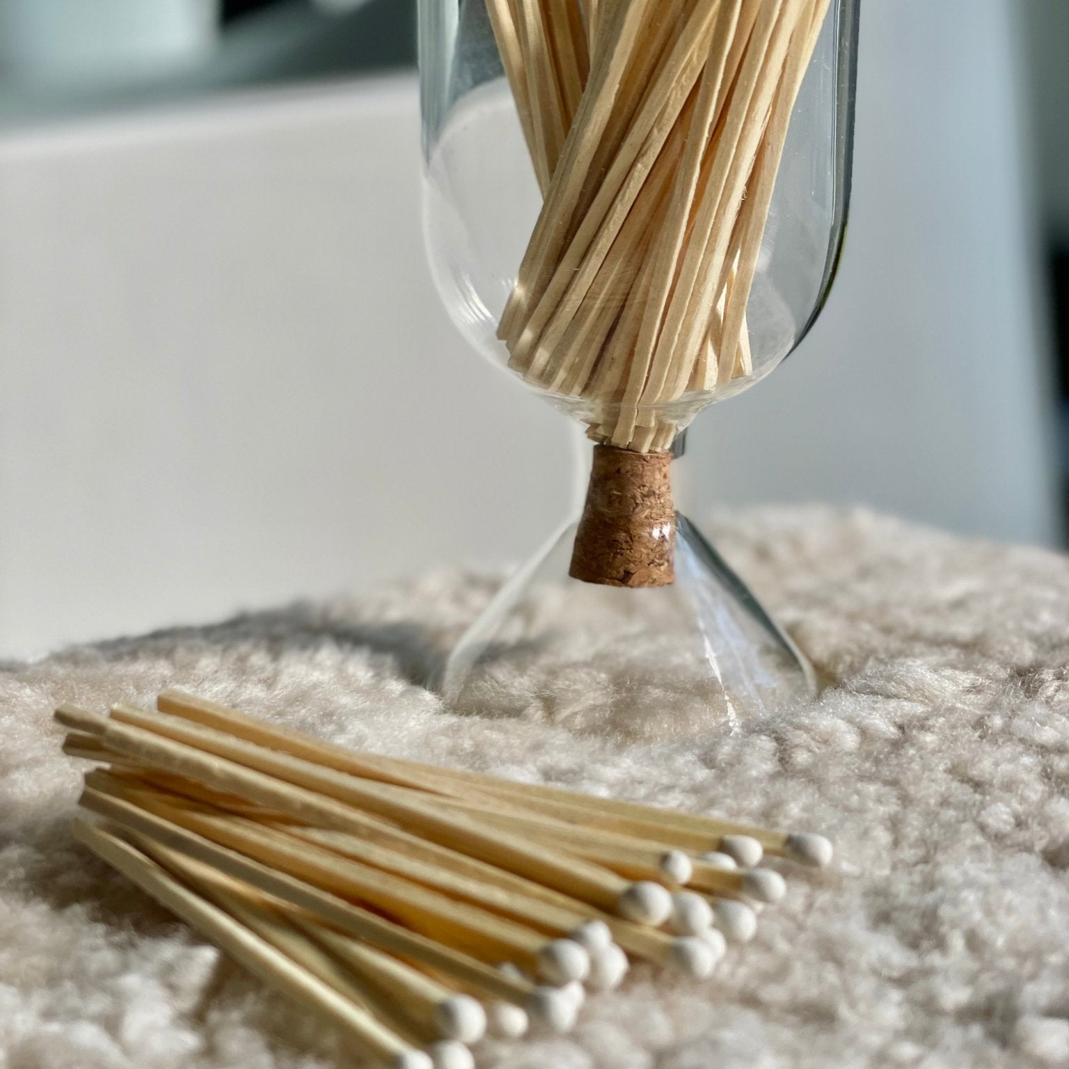 Die Magie der Streichhölzer im Interior Design: Vom Alltag bis Weihnachten - MO INTERIORS