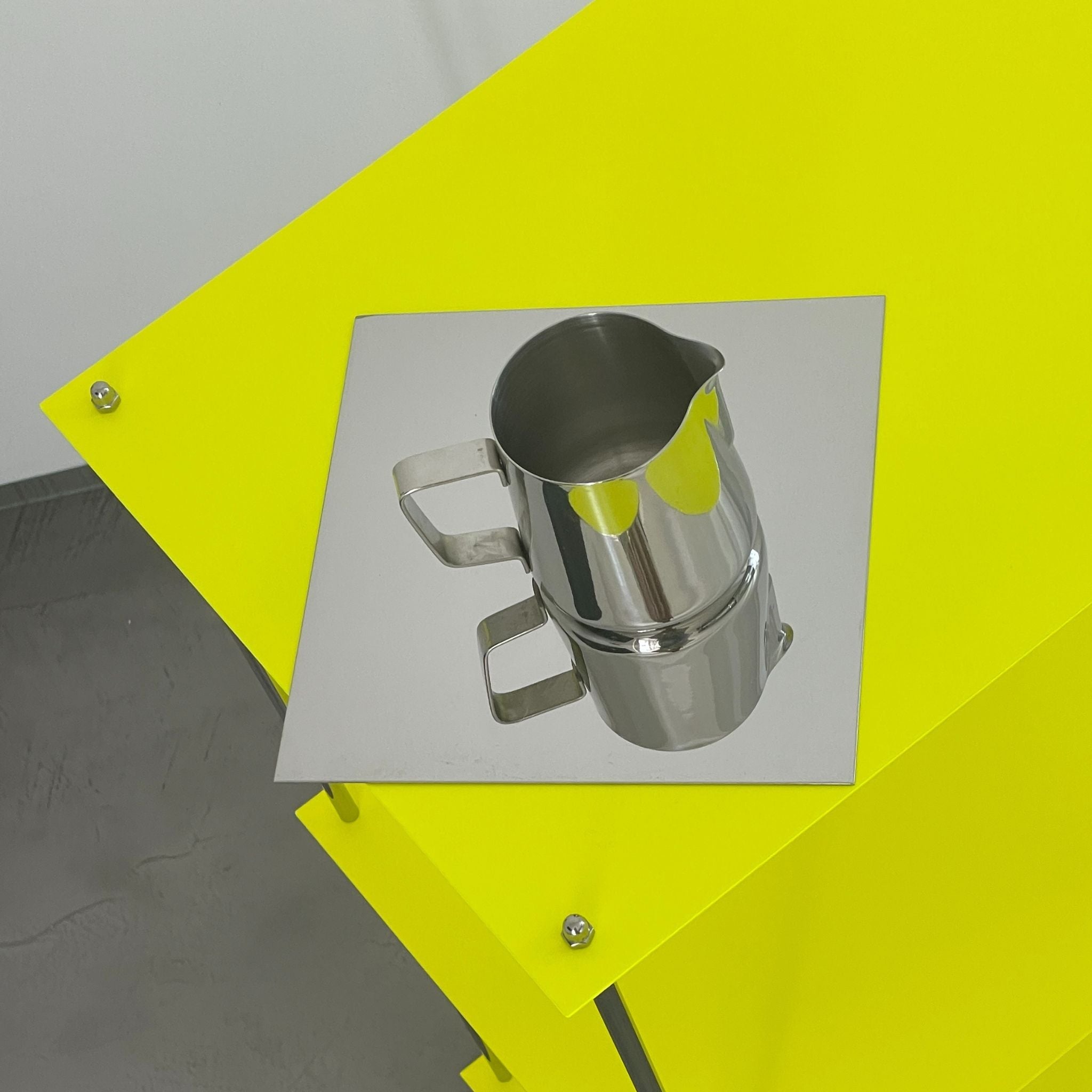 Ein sonniger Mood-Booster: Das MODULUM Regalsystem in strahlendem Leuchtgelb