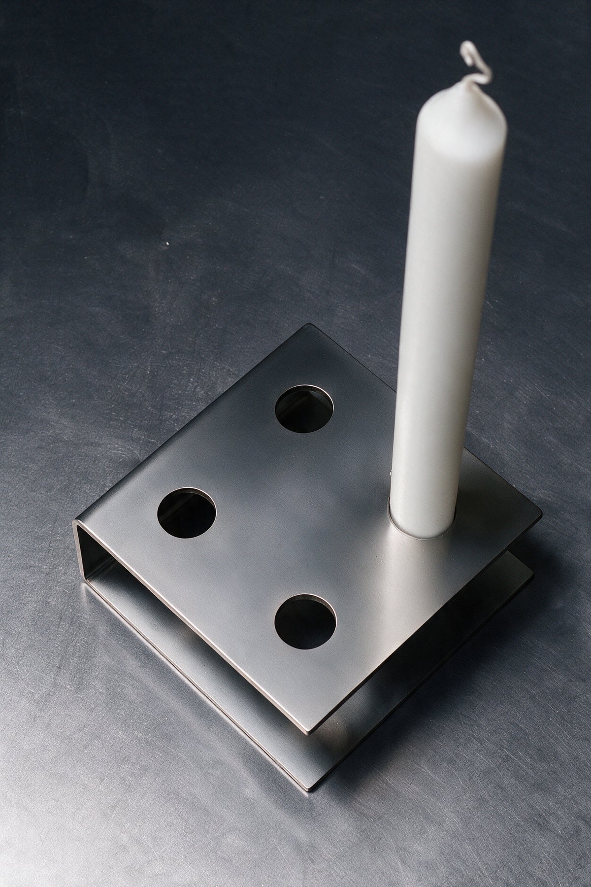 Object Holder mit einer Stabkerze, drei Öffnungen frei