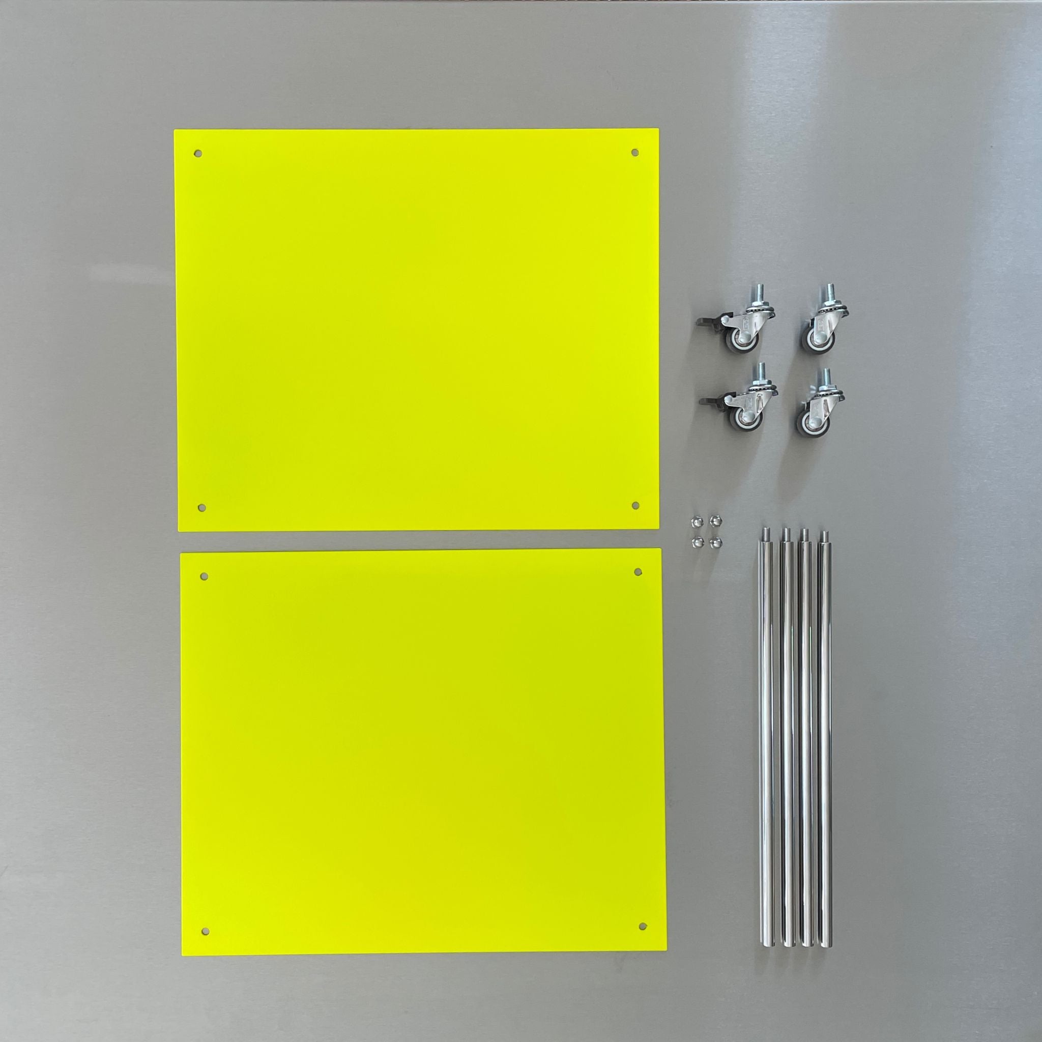 Modulum Beistelltisch Flatlay in leuchtgelb mit Edelstahlstreben