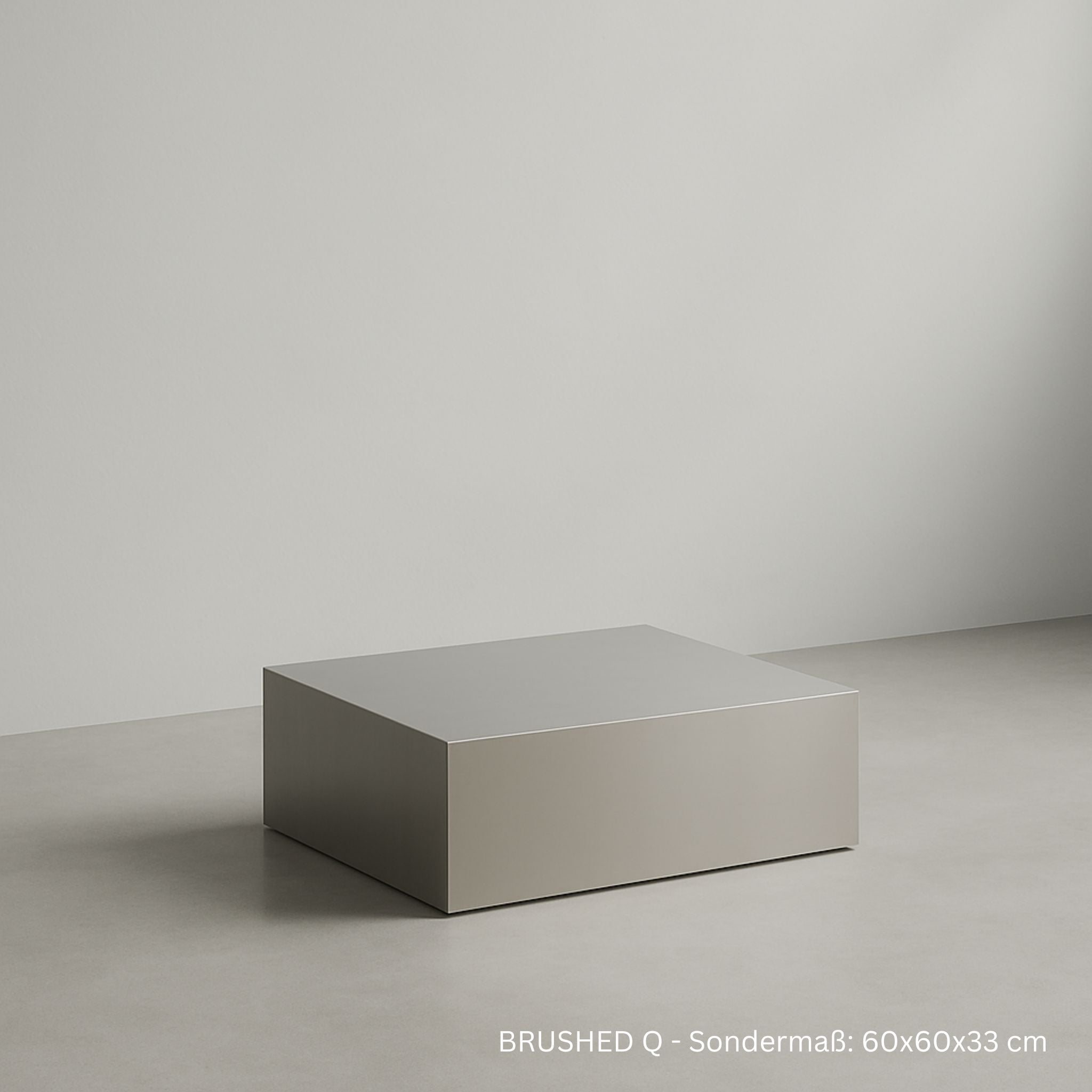 BRUSHED Q Beistelltisch aus gebürstetem Edelstahl im Maß 60x60x33 cm