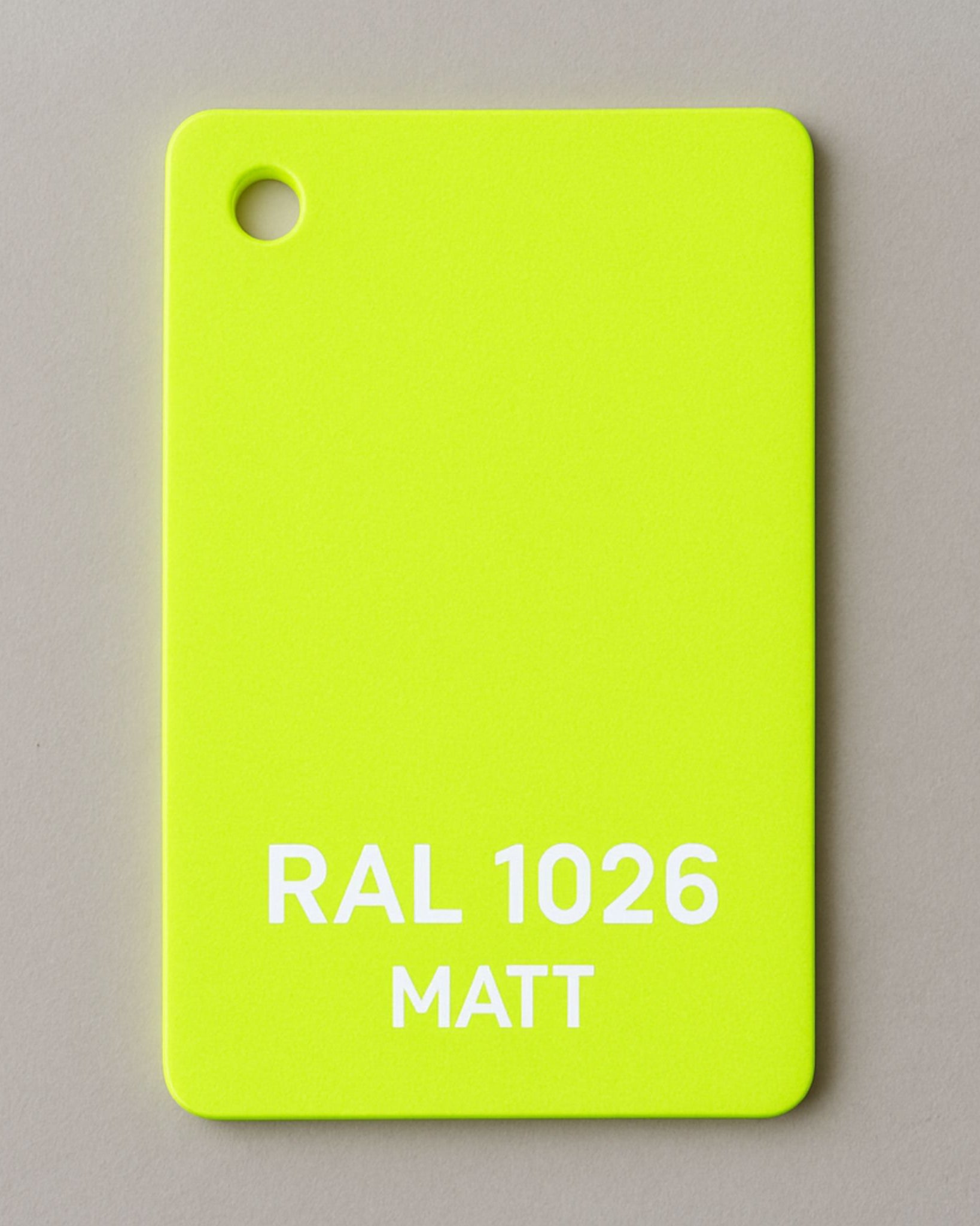 Farbmusterplatte in RAL 1026 Leuchtgelb matt für Designmöbel und Sonderanfertigungen von MO INTERIORS