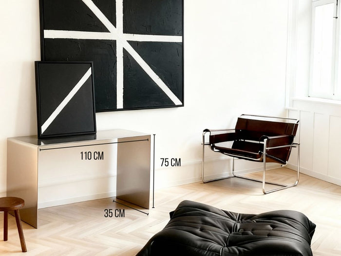 Konsole aus der C-Form in gebürstetem Edelstahl, 110 × 35 × 75 cm
