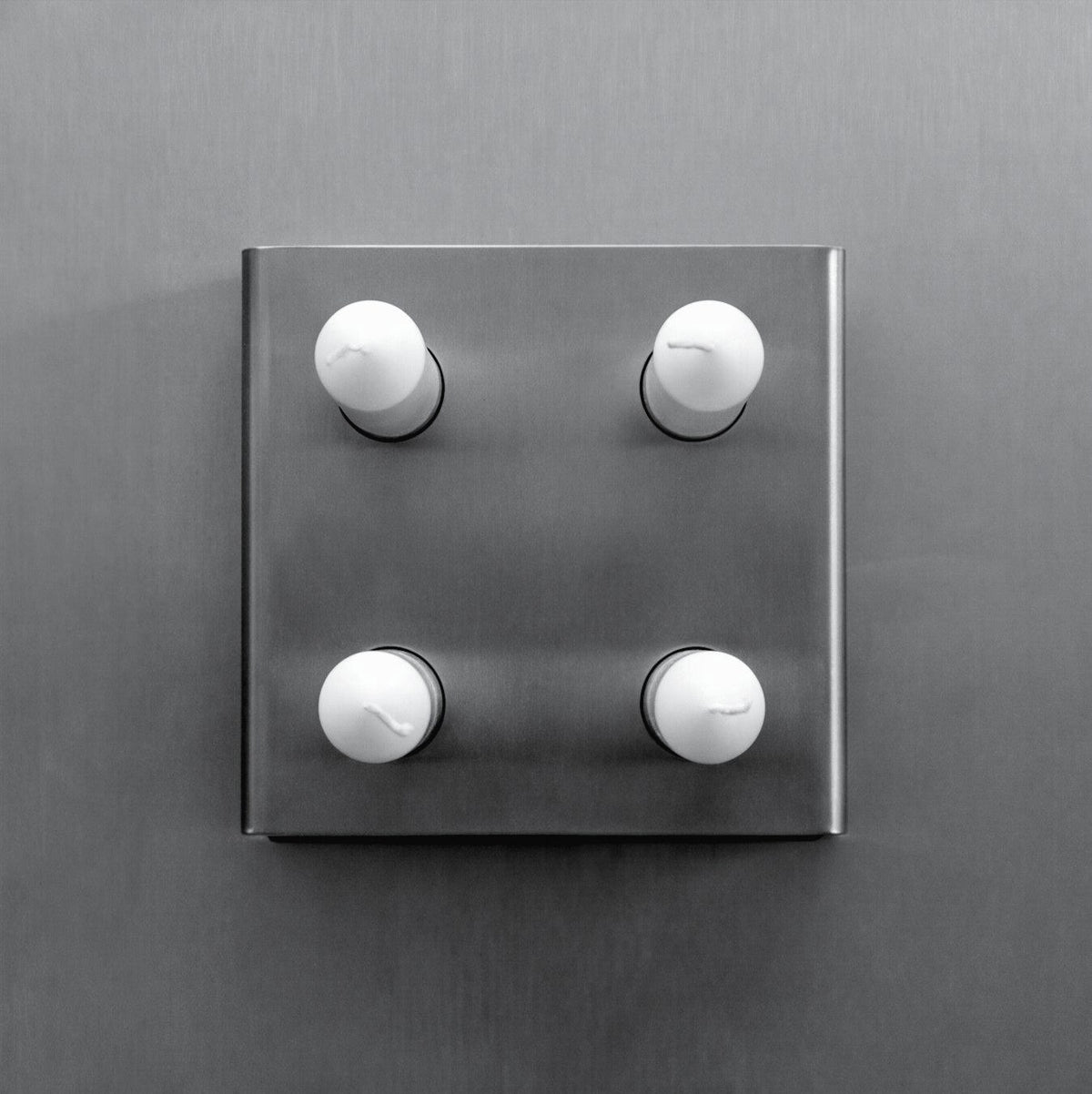 Die führende Ebene mit ihrem Raster aus Öffnungen